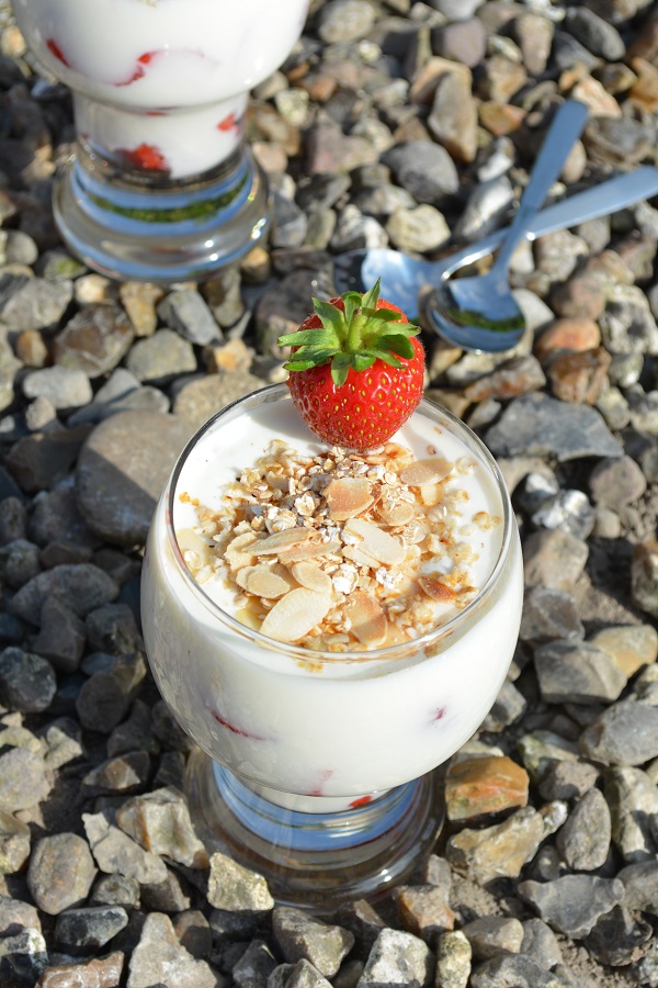 Dessert-mit-erdbeeren-derkuchenbäcker-zu-gast-auf-soulsistermeetsfriends